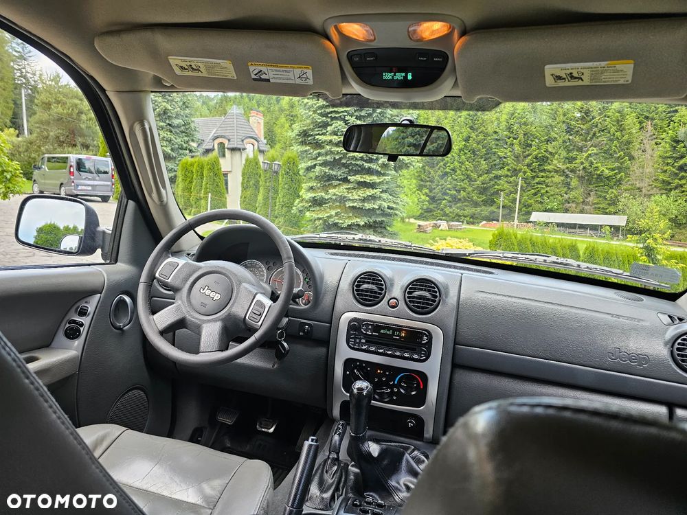 Jeep Cherokee 2.8 CRD Limited - 28