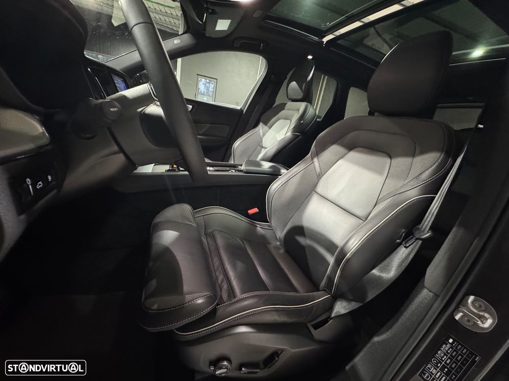 Volvo XC 60 2.0 T6 PHEV R-Design AWD - 26