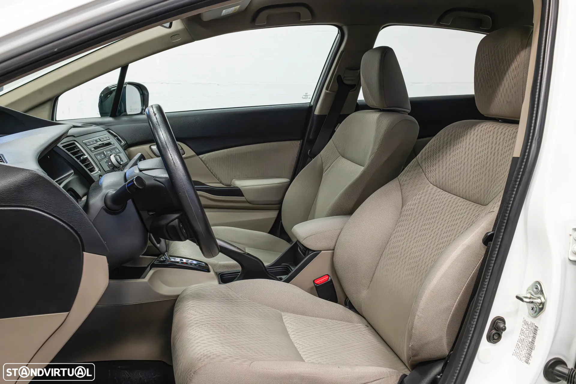 Honda Civic 1.8 i-VTEC Auto Executive - 9