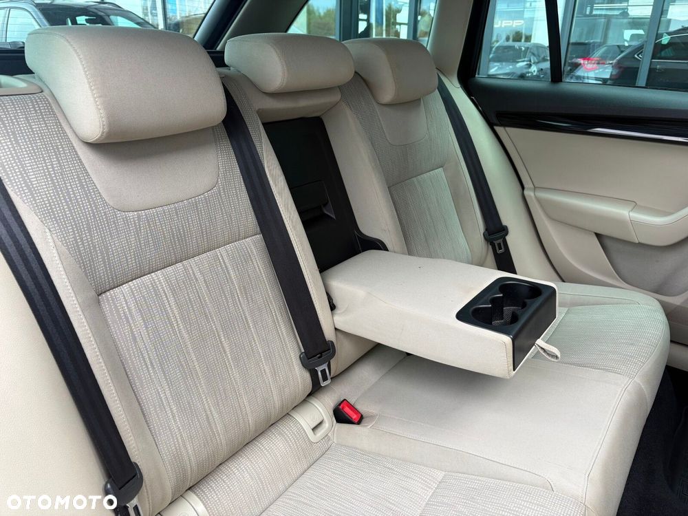Skoda Octavia 2.0 TDI SCR Style DSG - 16
