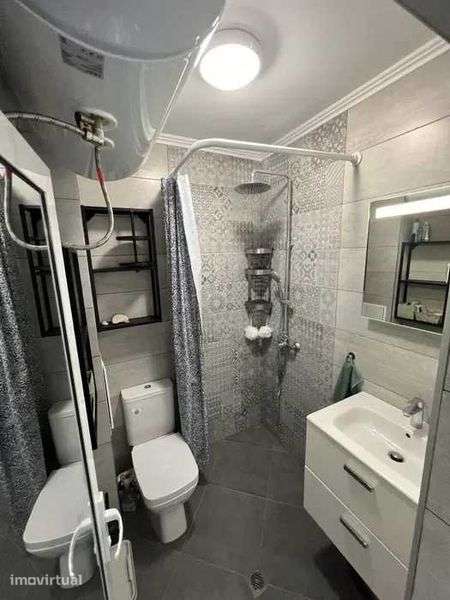Arrenda-se apartamento T1 moderno – Santa Maria Maior, Lisboa - Grande imagem: 4/7
