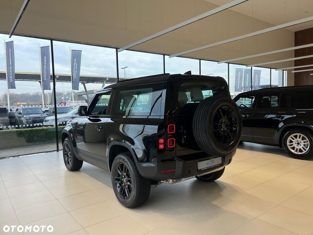 Land Rover Defender - 5