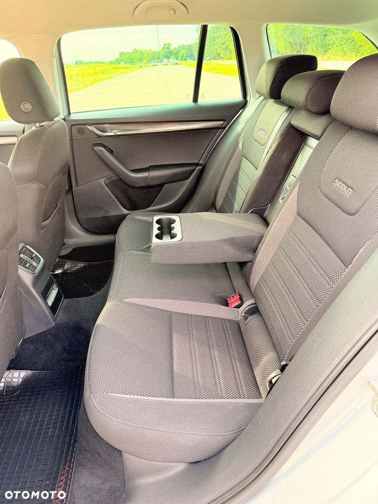 Skoda Octavia 2.0 TDI 4x4 DSG Scout - 20