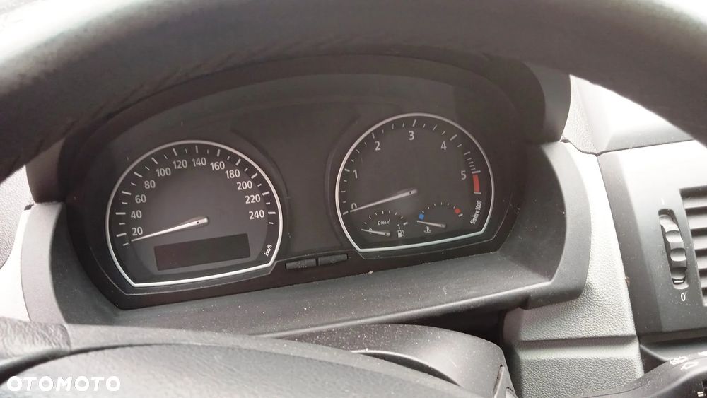 Deska rozdzielcza zegary kierownica airbag radio panel klimatyzacji kratki manetka przełącznik świateł BMW X3 E86 - 6