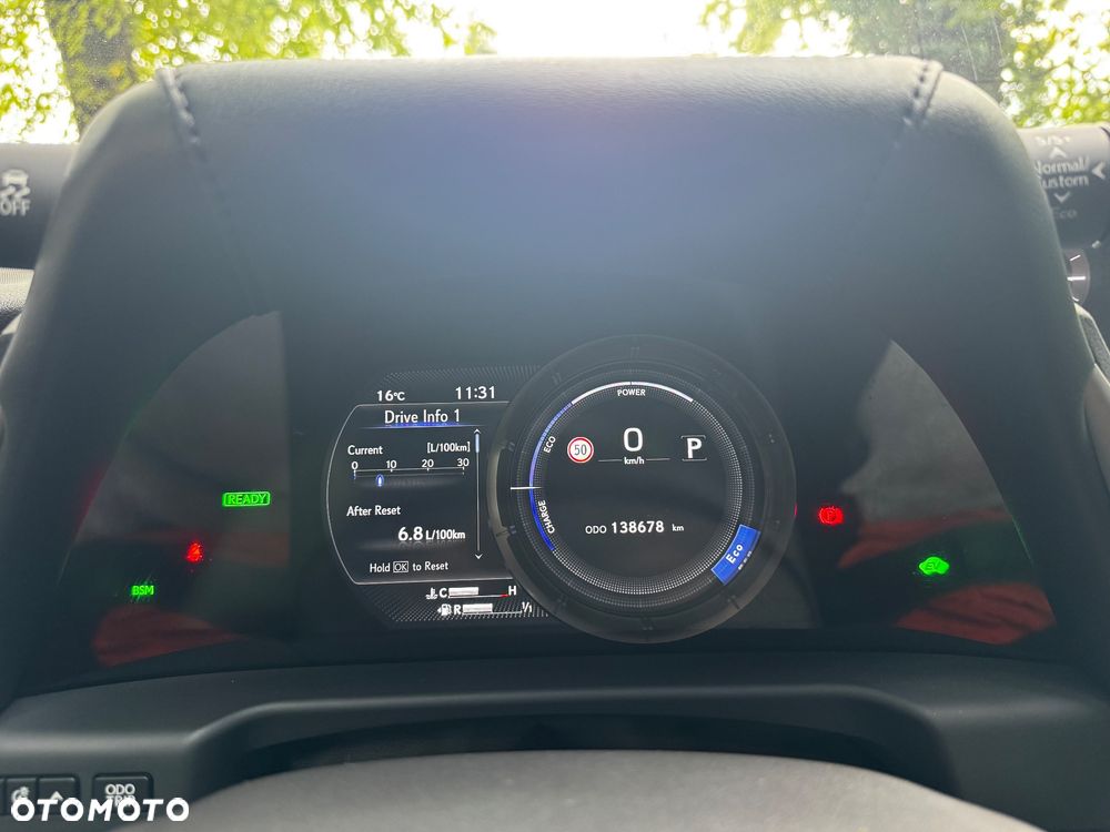 Lexus ES 300h F Sport - 29