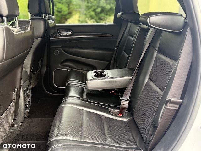 Jeep Grand Cherokee - 17