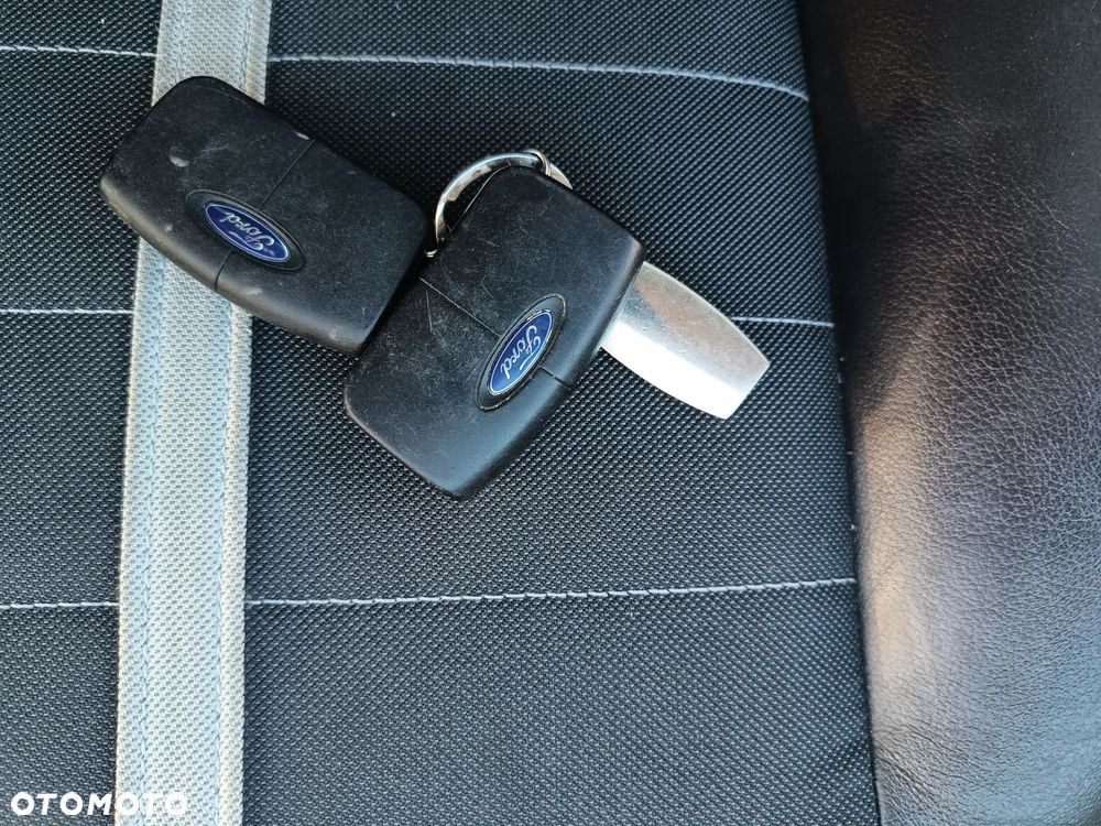 Ford Kuga 2.0 TDCi 4x4 Titanium - 33