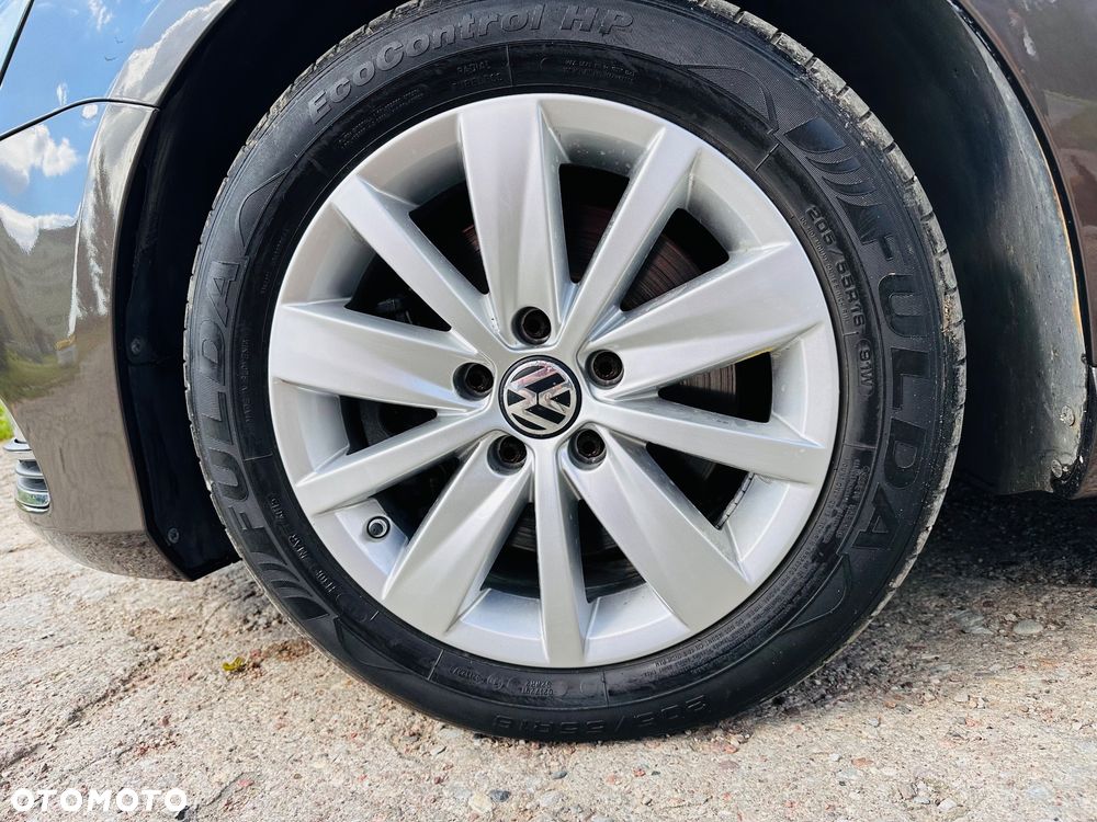 Volkswagen Passat 1.6 TDI Comfortline - 24