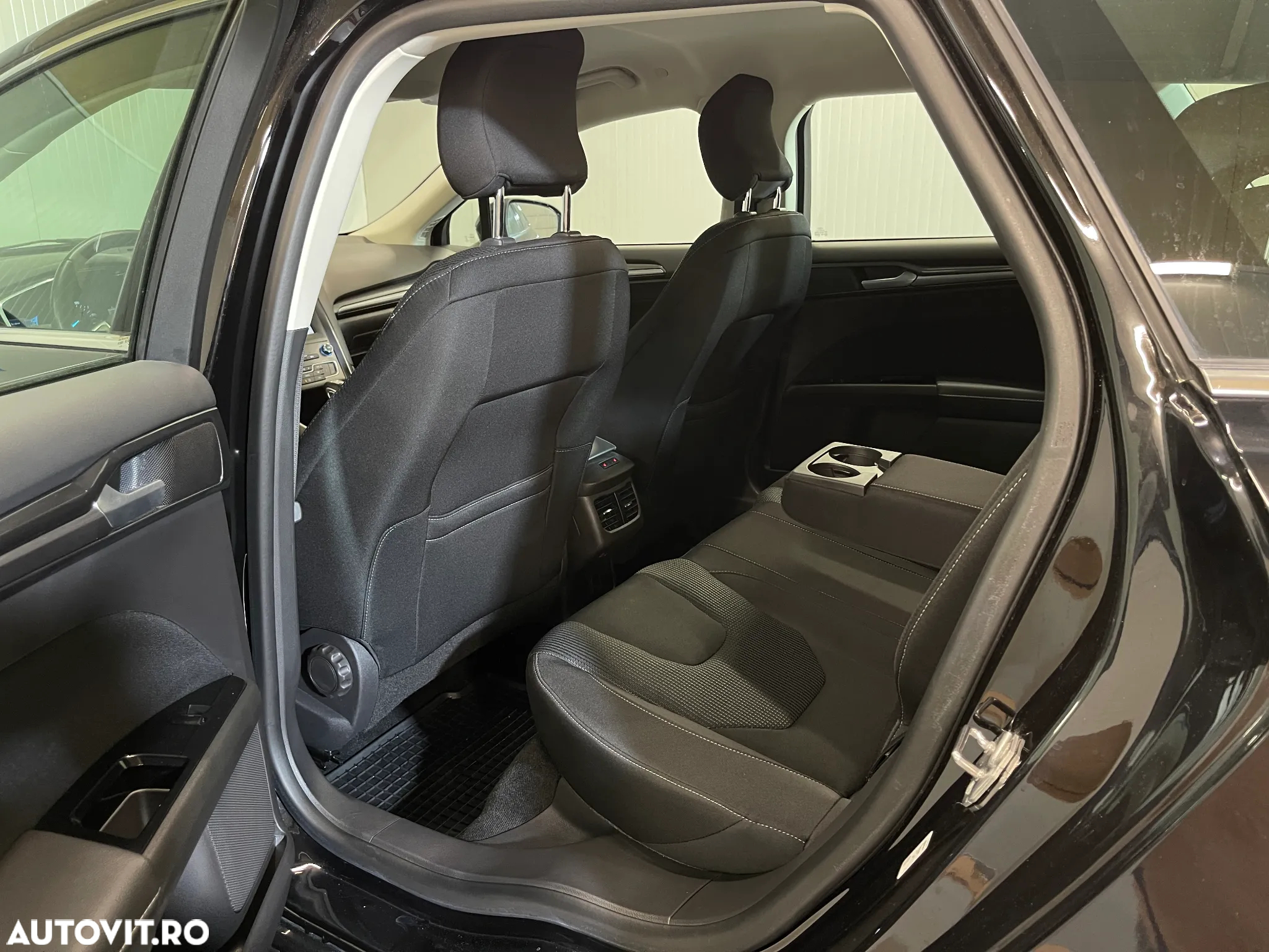 Ford Mondeo 2.0 HEV Titanium - 10