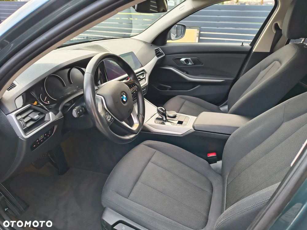 BMW Seria 3 320i Sport Line Shadow - 9