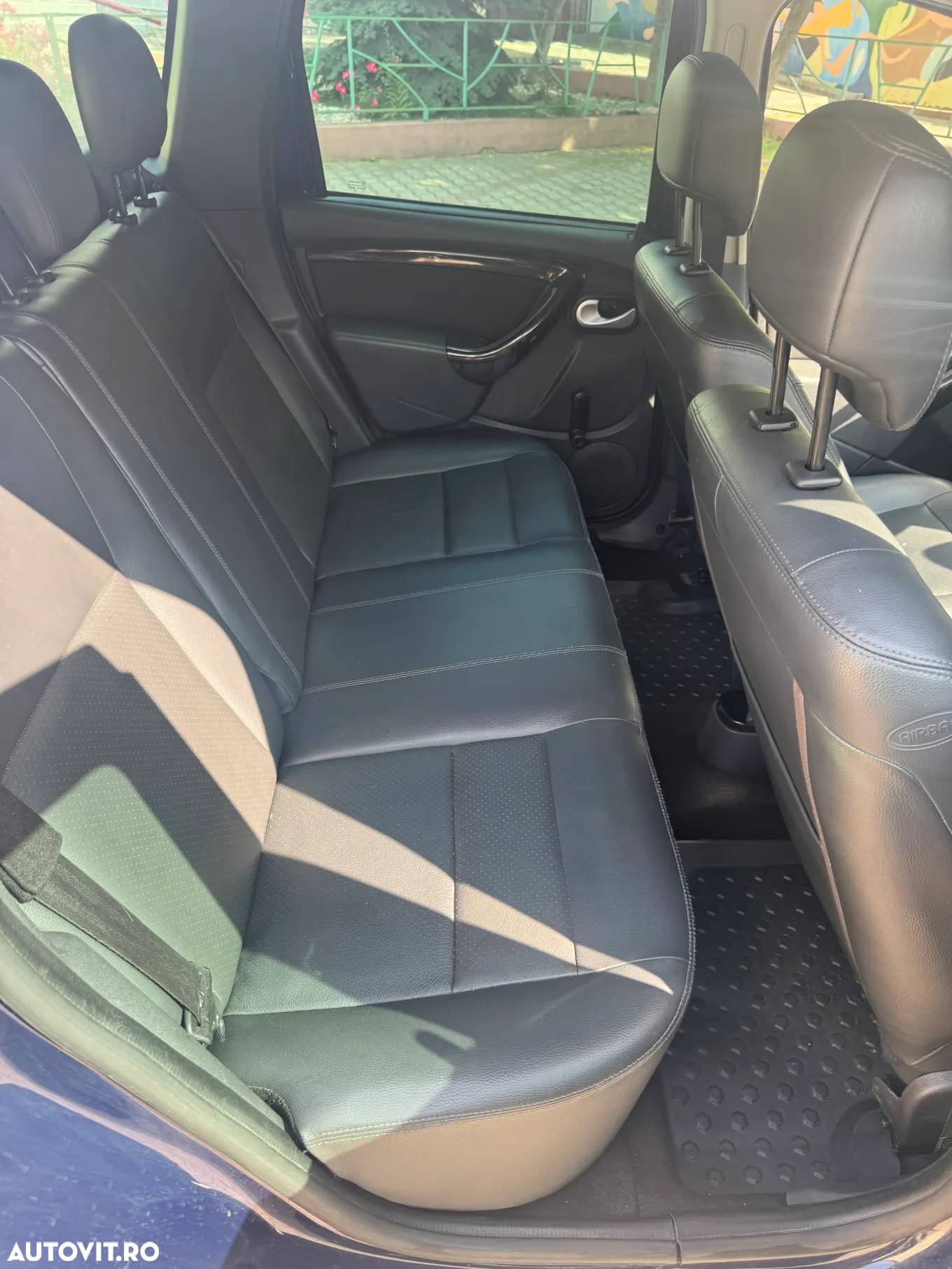 Dacia Duster 1.5 dCi 4x2 Laureate - 6