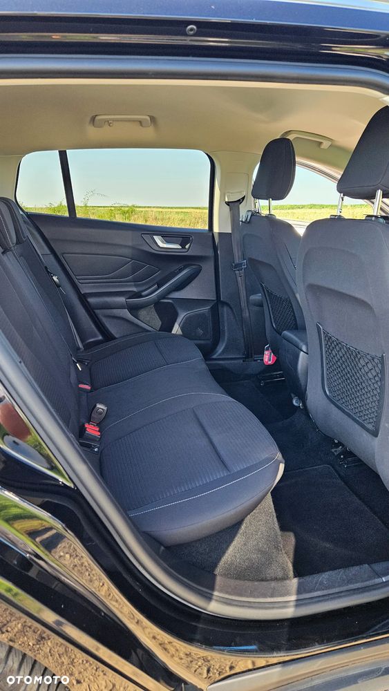 Ford Focus 1.0 EcoBoost Titanium - 12