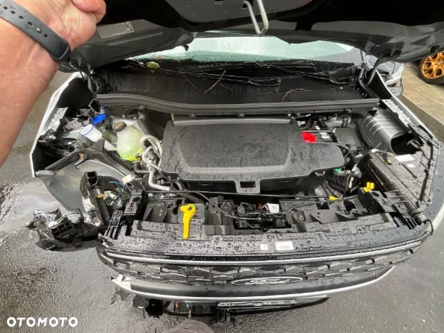 Ford E-Tourneo Courier 54 kWh TITANIUM - 11