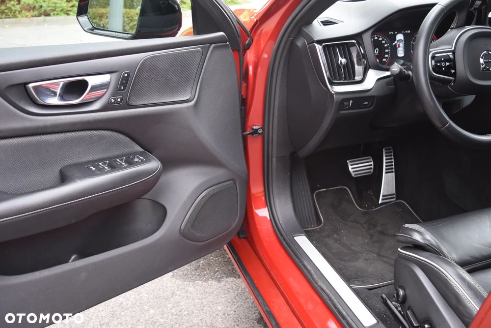 Volvo S60 T5 R-Design - 31