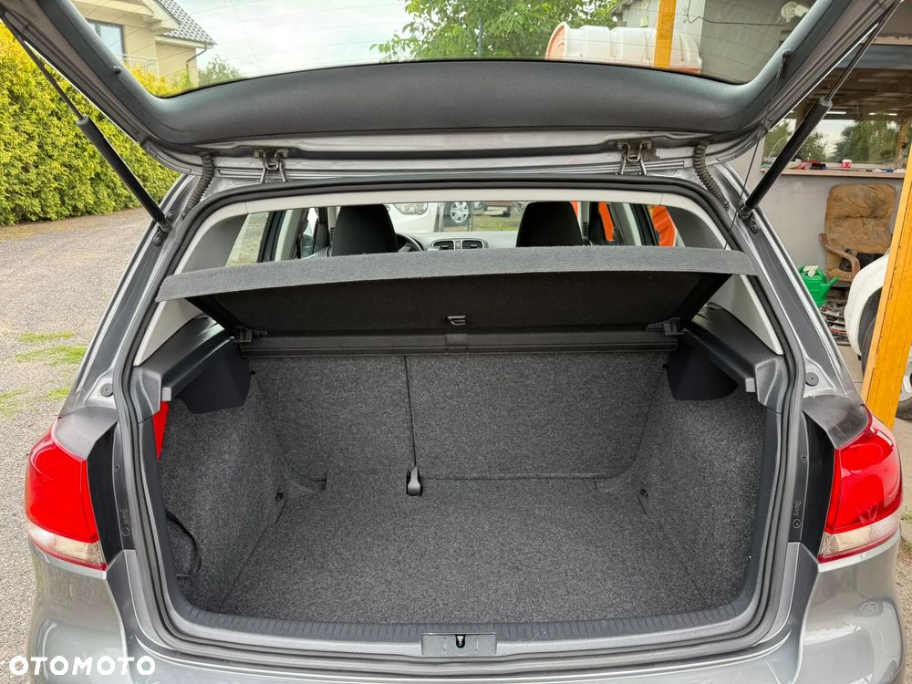 Volkswagen Golf 1.6 TDI DPF BlueMotion - 11