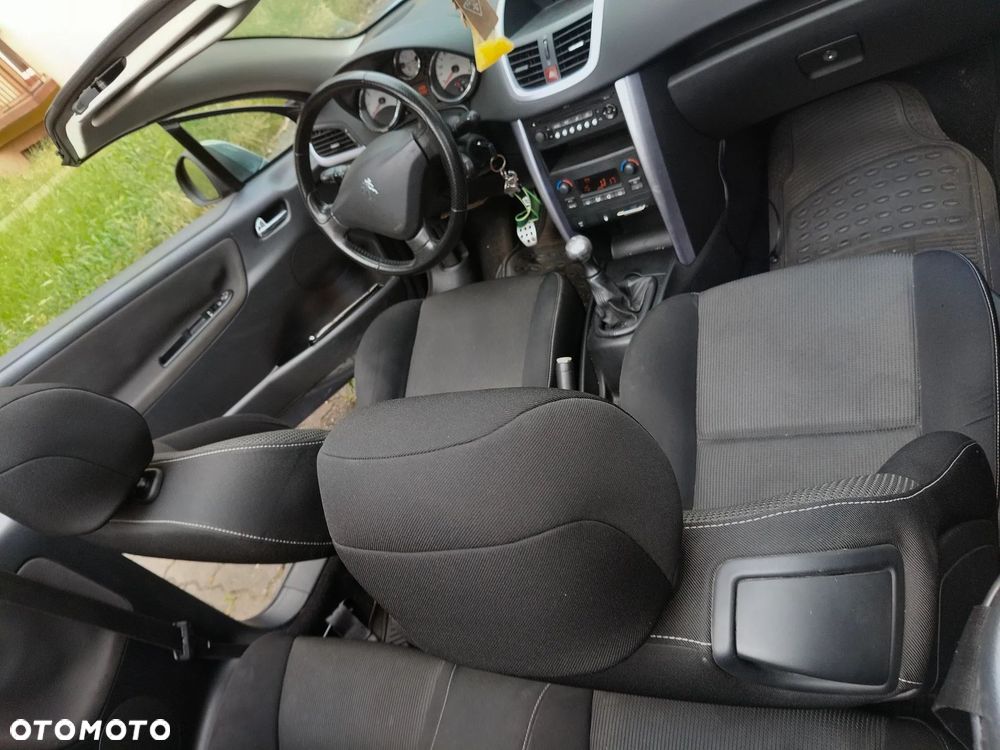 Peugeot 207 - 4