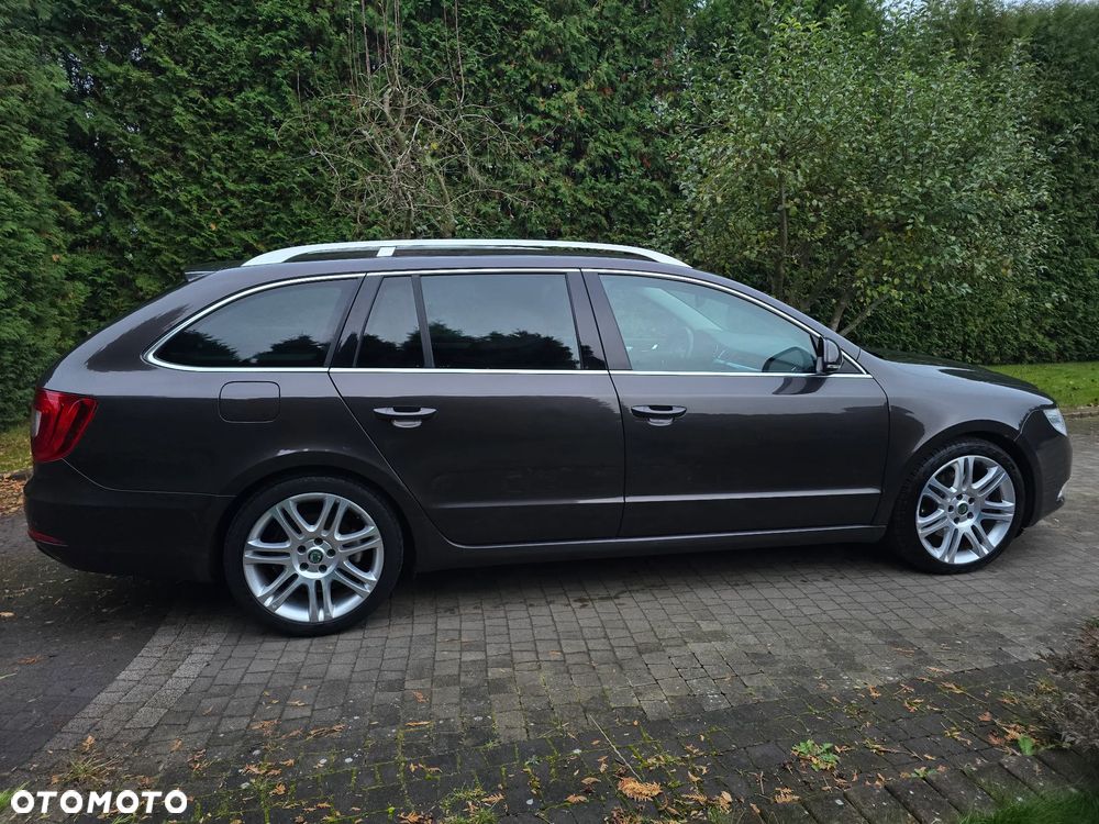 Skoda Superb 2.0 TDI DSG Exclusive - 9