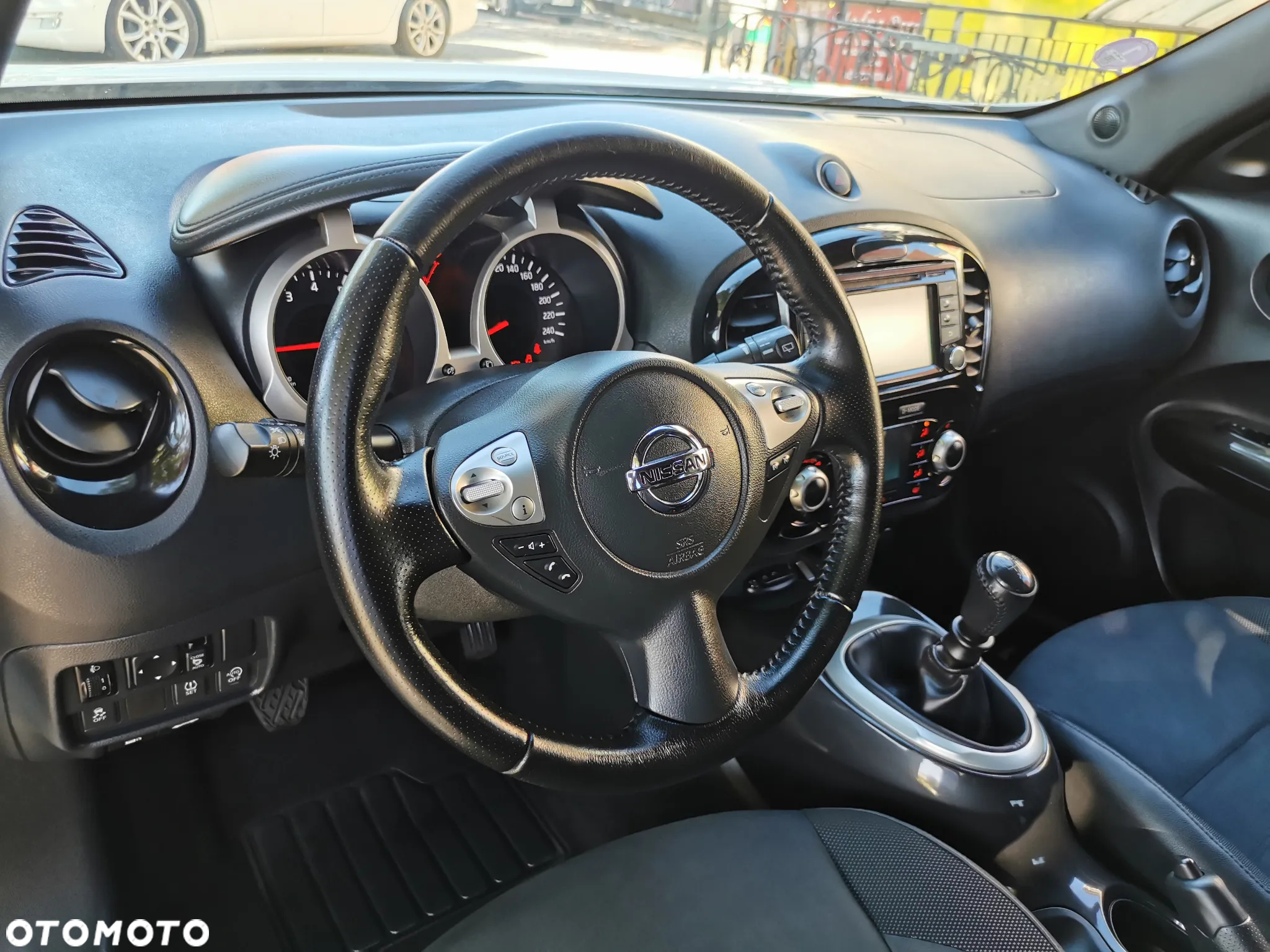 Nissan Juke 1.2 DIG-T N-Connecta EU6 - 10