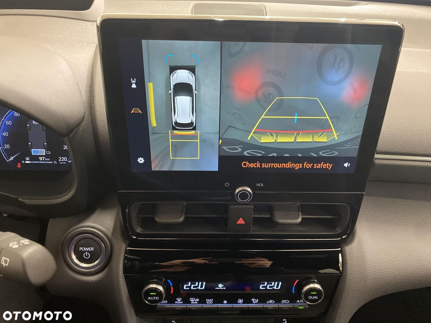 Toyota Yaris Cross - 17