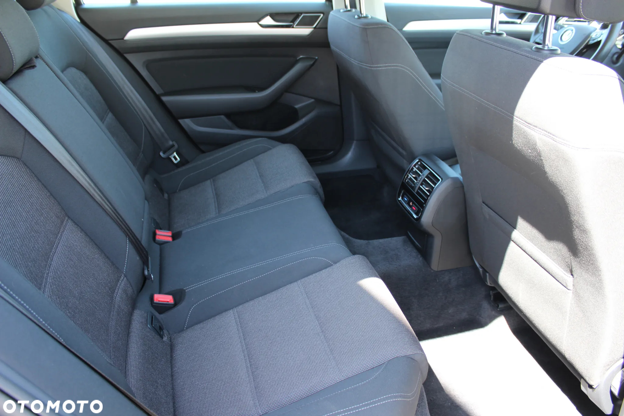 Volkswagen Passat 1.6 TDI BMT Trendline - 8