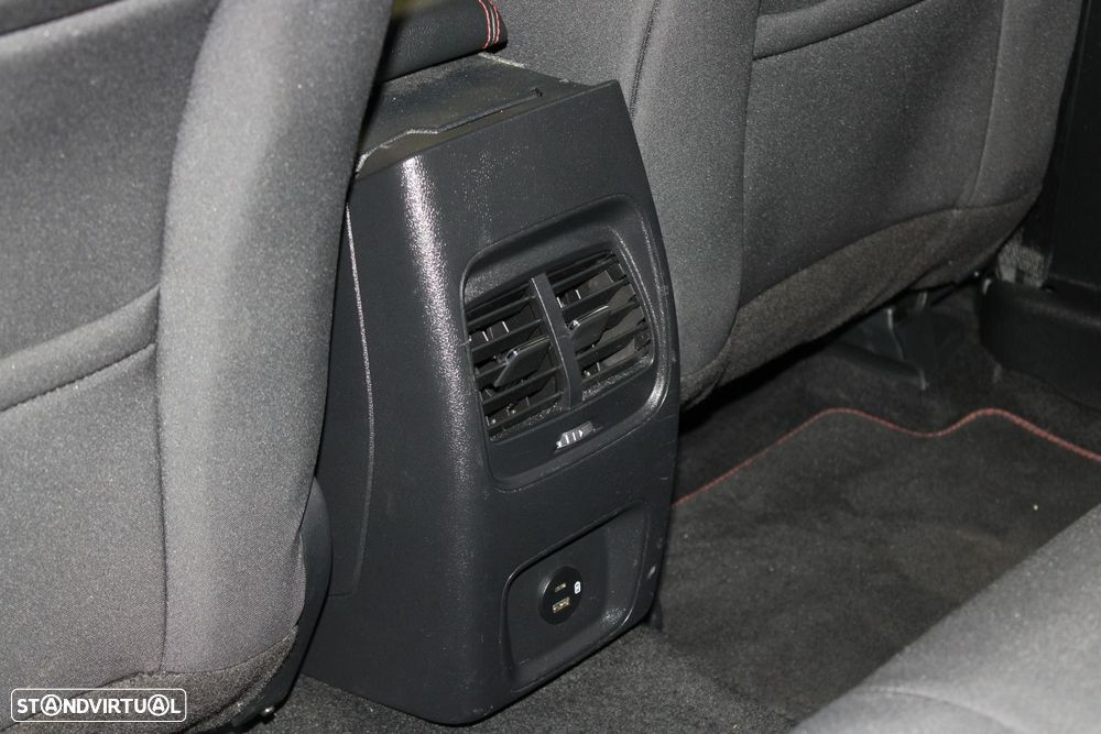 Ford Kuga 1.5 EcoBoost ST-Line - 24