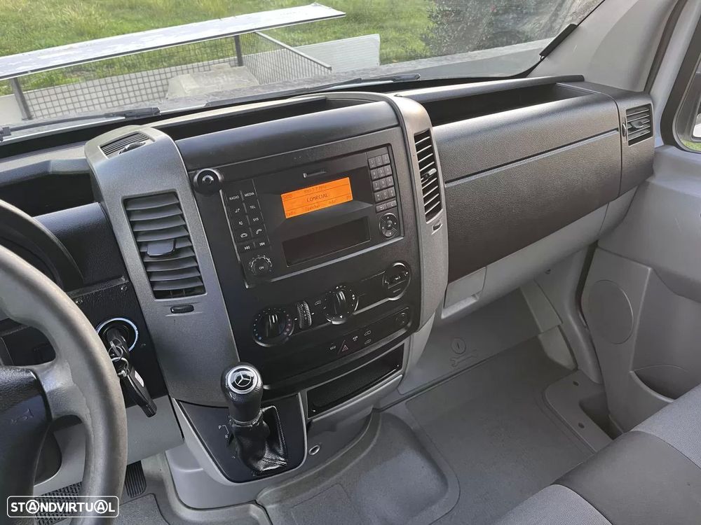 Mercedes-Benz sprinter 310 cdi longa automática - 21