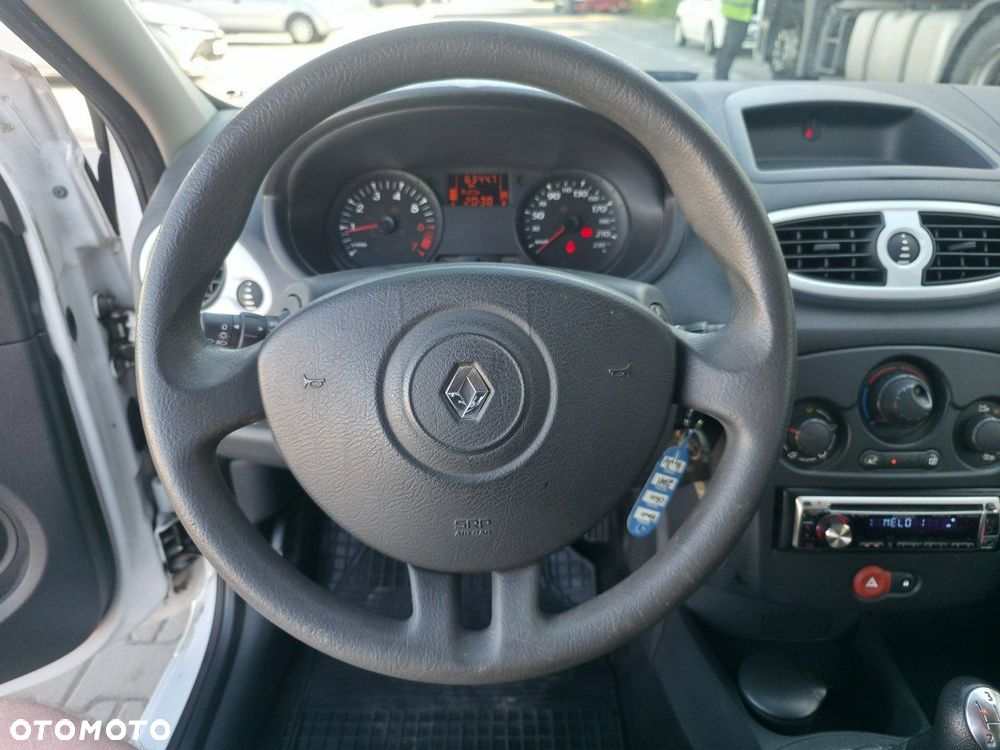 Renault Clio - 12