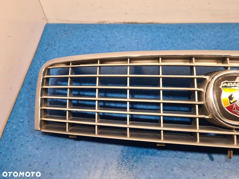 FIAT LINEA ATRAPA / GRILL 487 - 2