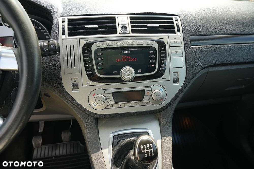 Ford Kuga 2.0 TDCi 4x4 Titanium - 26