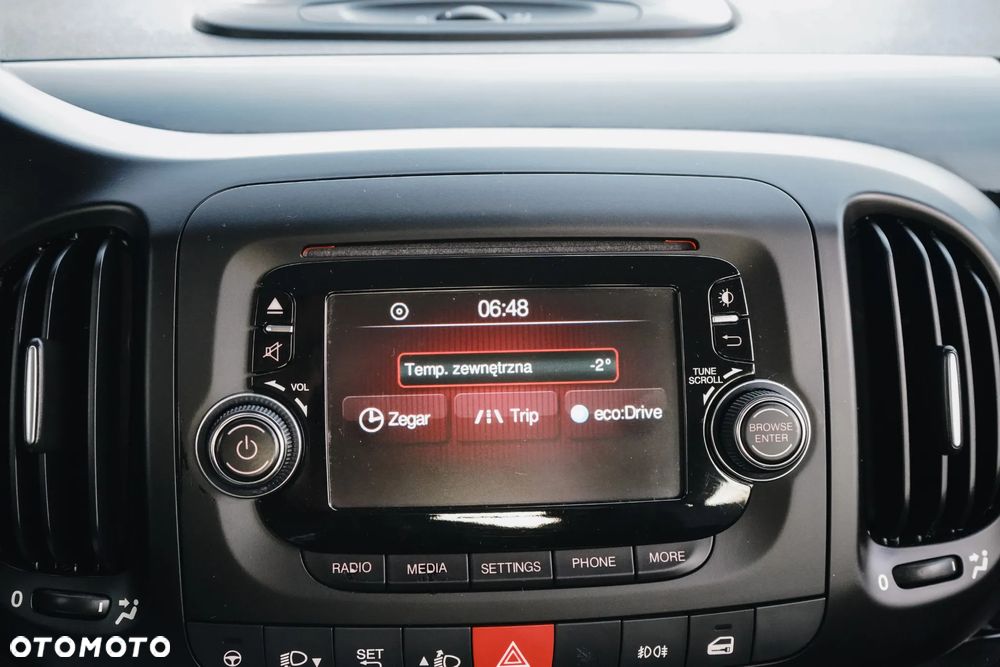 Fiat 500L 1.4 T-Jet 16V Lounge - 23