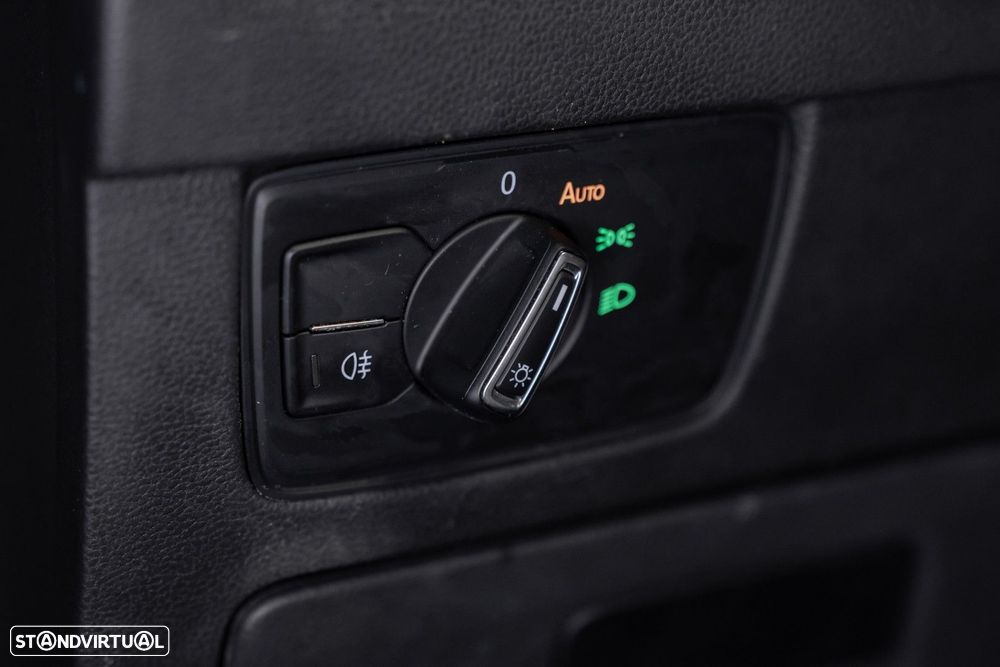 VW Passat Variant - 22