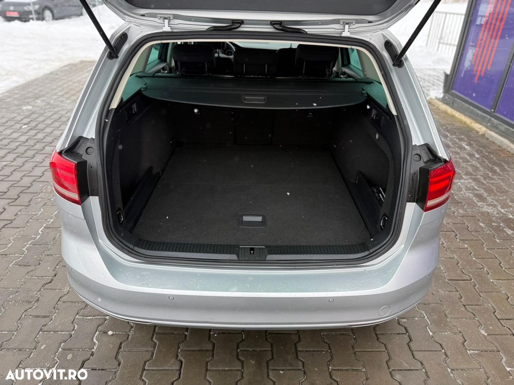 Volkswagen Passat 2.0 TDI (BlueMotion Technology) Highline - 13