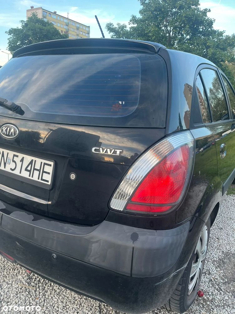 Kia Rio - 4