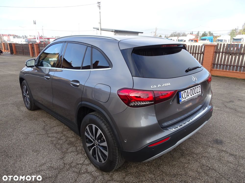 Mercedes-Benz GLA 200 - 6