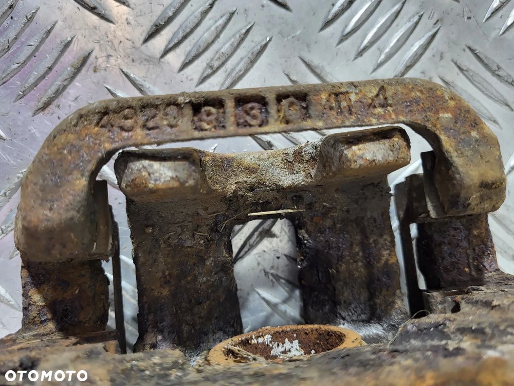 Suzuki Grand Vitara II 1.9 DDIS Zacisk Jarzmo Hamulcowe Tył - 6