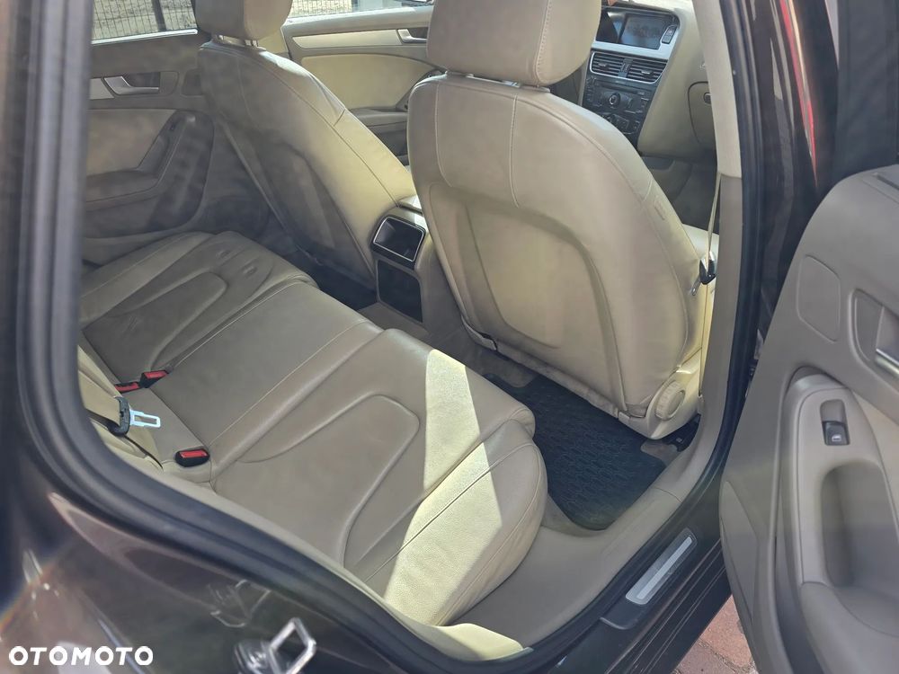 Audi A4 Avant 2.0 TDI - 29