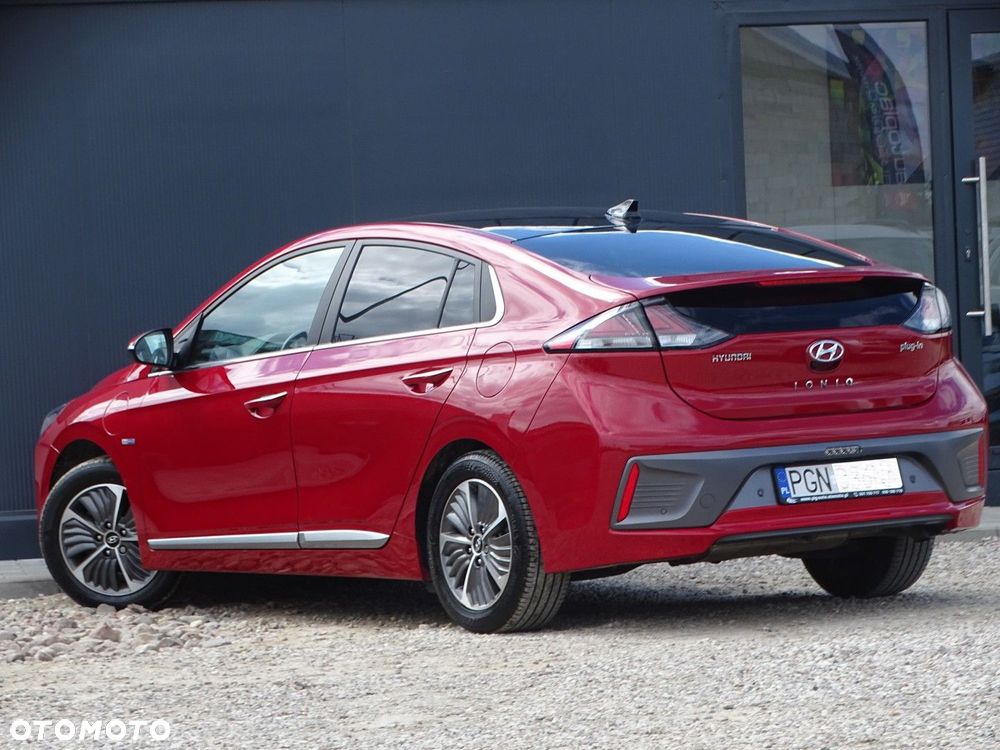 Hyundai IONIQ - 4