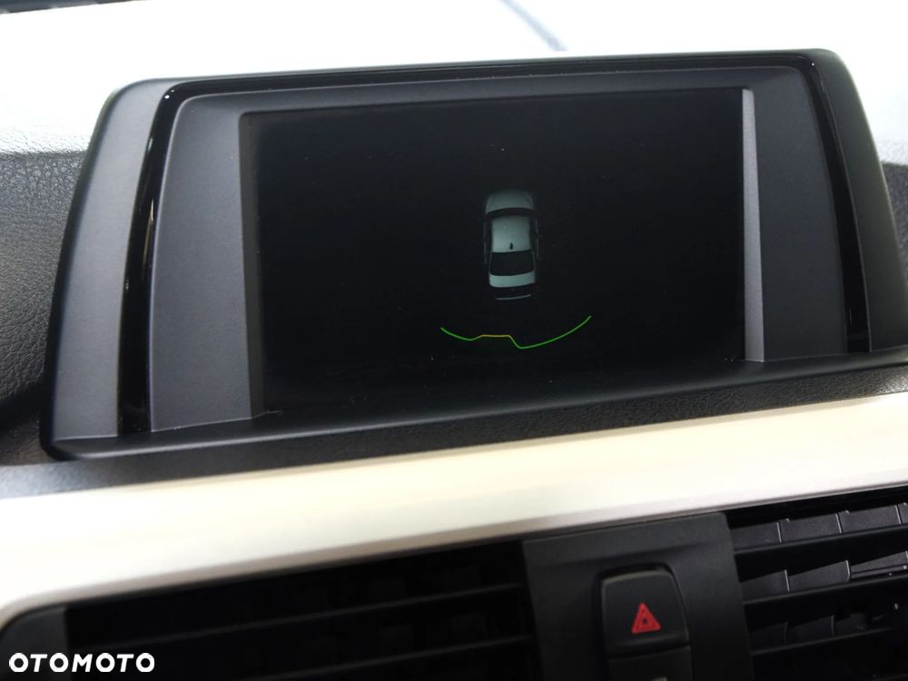 BMW Seria 3 318i - 24