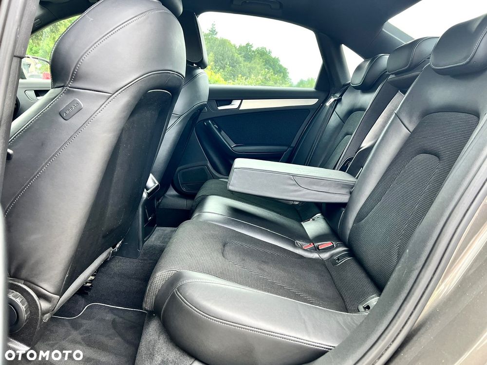 Audi A4 Limousine - 32