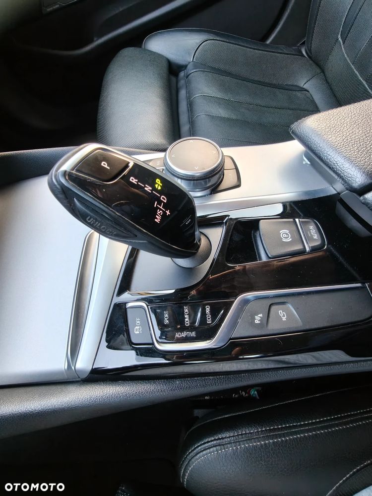BMW Seria 5 525d - 29