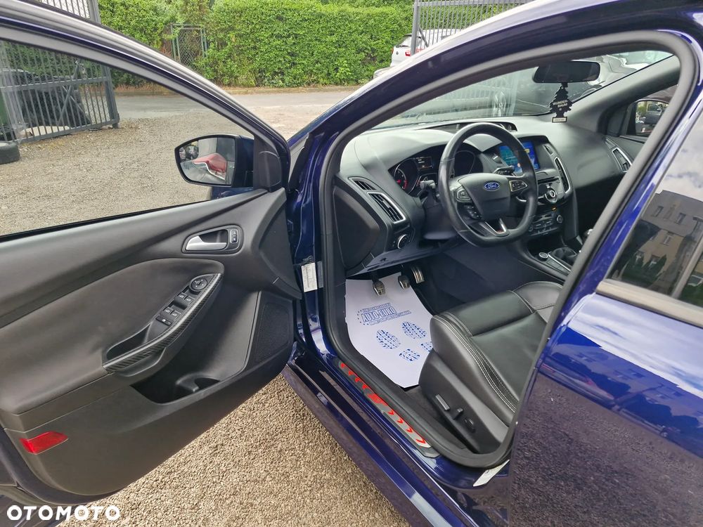 Ford Focus 2.0 EcoBoost ST mit Leder-Exclusiv-Paket - 11