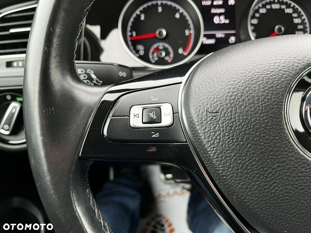 Volkswagen Golf - 21