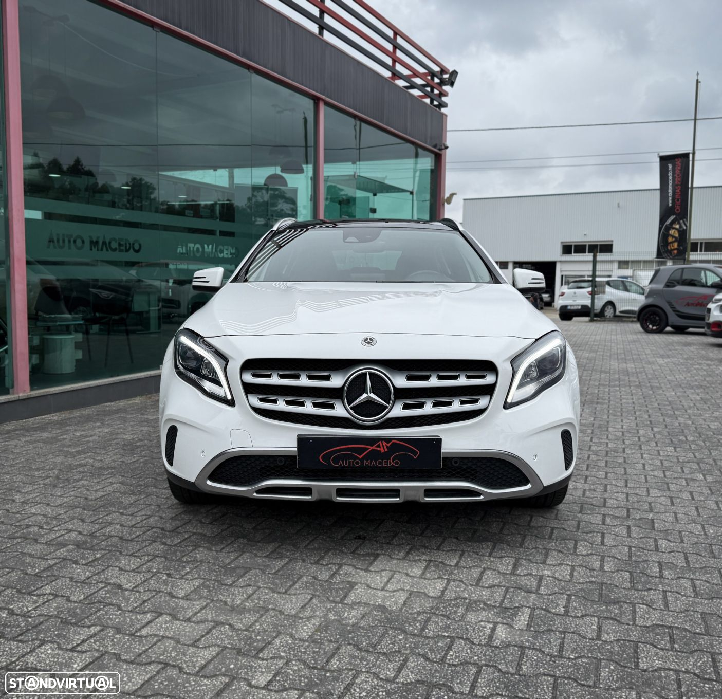 Mercedes-Benz GLA 180 Urban Aut. - 2