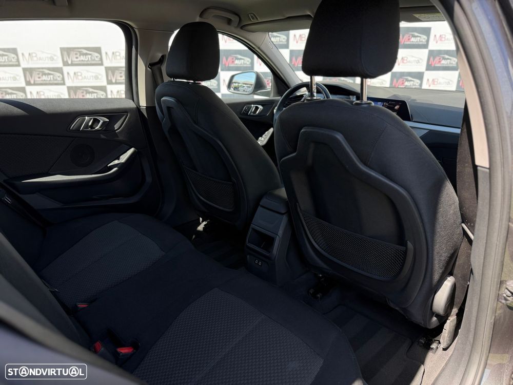 BMW 116 d Advantage Auto — fotografia 52
