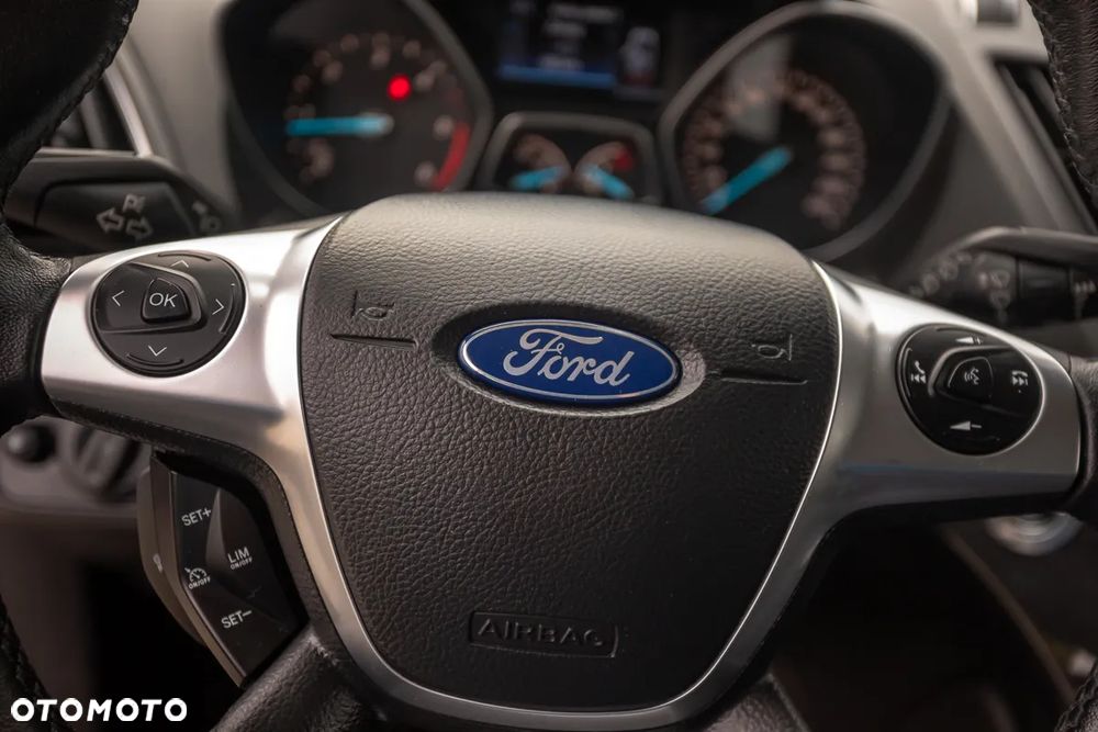 Ford Kuga 2.0 TDCi 2x4 SYNC - 35