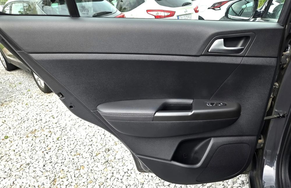 Kia Sportage 1.6 GDI L Business Line Plus 2WD - 36
