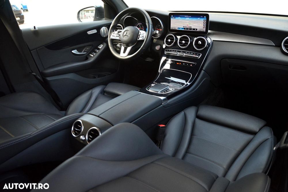 Mercedes-Benz GLC 300 e 4Matic 9G-TRONIC AMG Line - 5