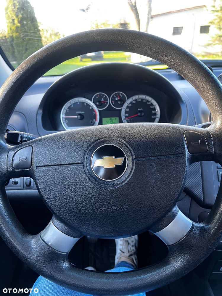 Chevrolet Aveo 1.2 16V Base - 11