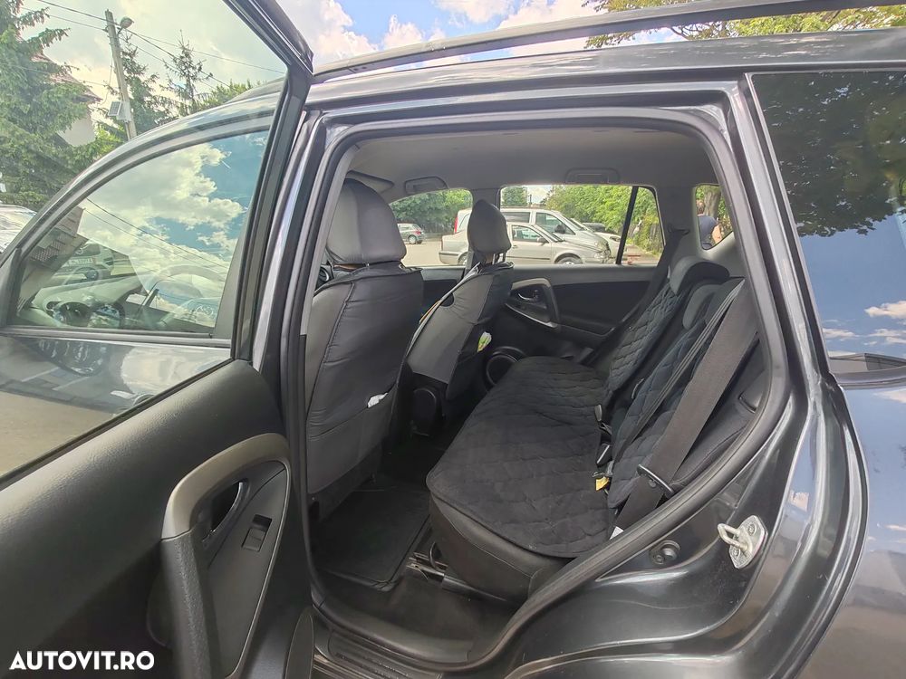 Toyota RAV4 2.0 Confort - 10