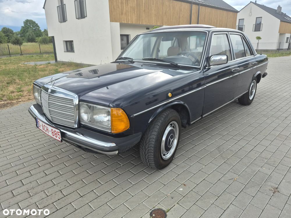 Mercedes-Benz W123 - 4